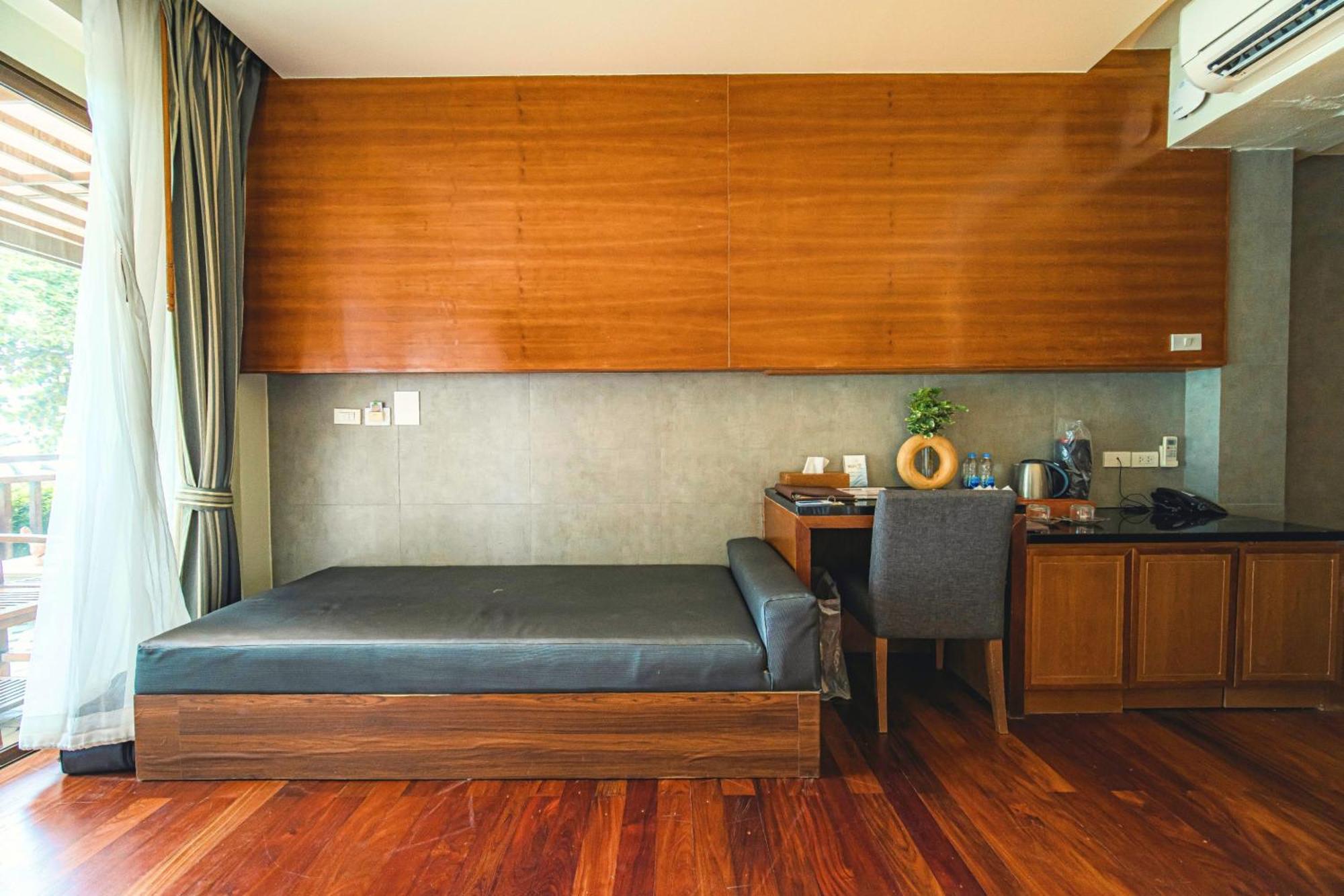 Beachfront Chalet,1539668251:JPEG